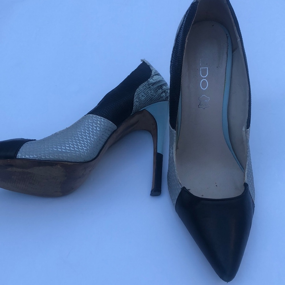 Aldo Bkack and Gray close toed shoes size 7